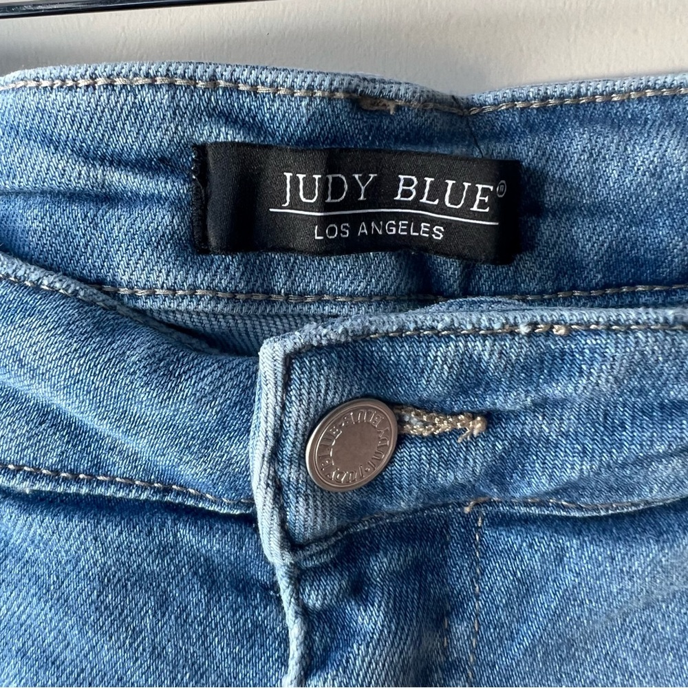 Judy Blue Star Struck Mid Rise Cuff Boyfriend Jeans blue light plus size 22 - Picture 13 of 16